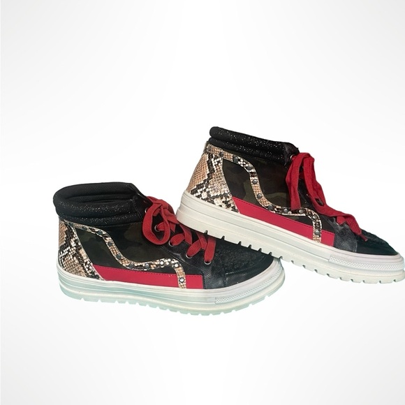Jessica Simpson‎ high tops.  Snakeskin, camo, glitter fabulous! Women’s size 9 - Picture 2 of 3